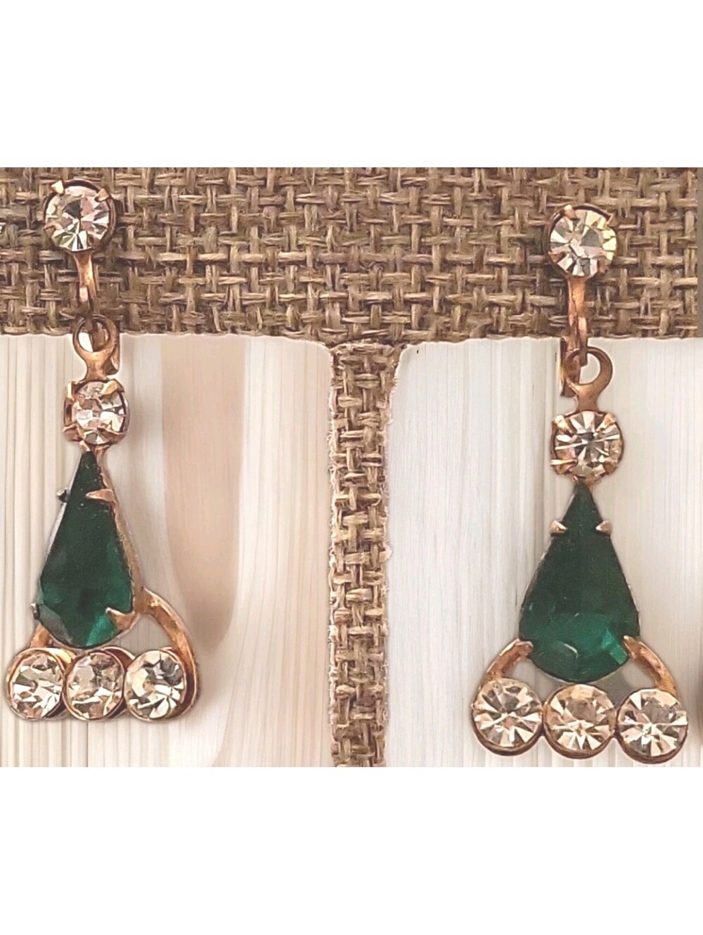 Vintage Gold Tone Emerald Rhinestones Clip-On Screw Backs Earrings Beautiful K19